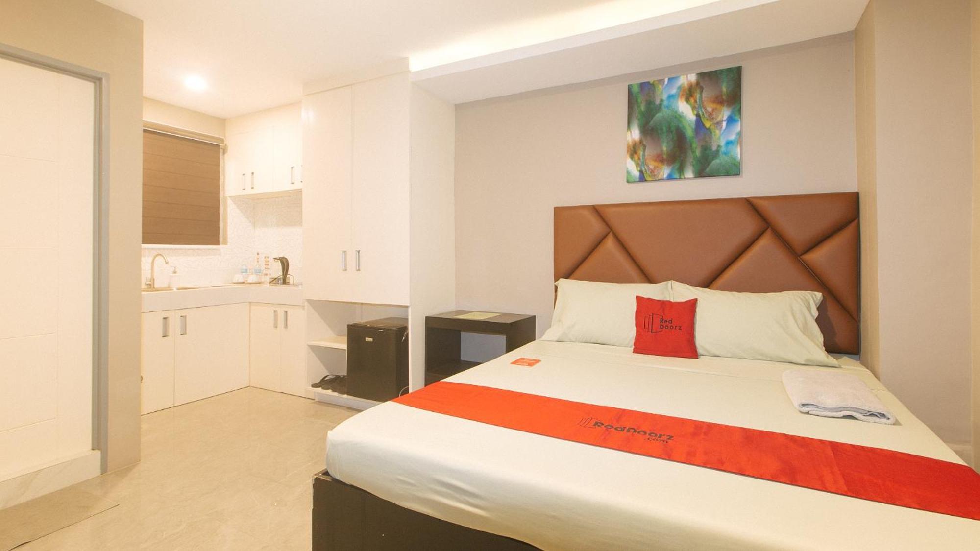 Reddoorz Plus At Seventy Five Inn Near Manila Airport Paranaque City Exterior foto