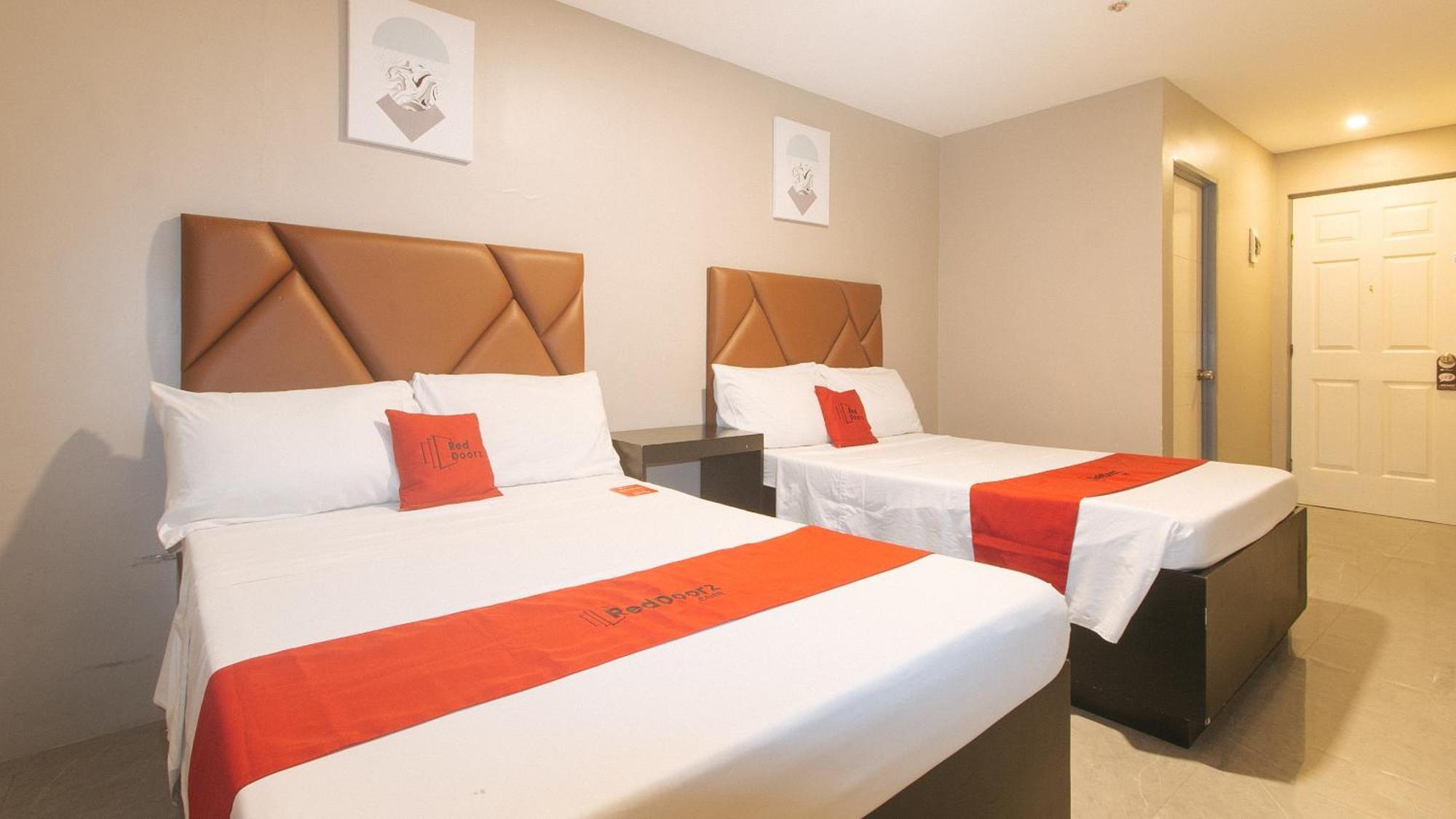 Reddoorz Plus At Seventy Five Inn Near Manila Airport Paranaque City Exterior foto