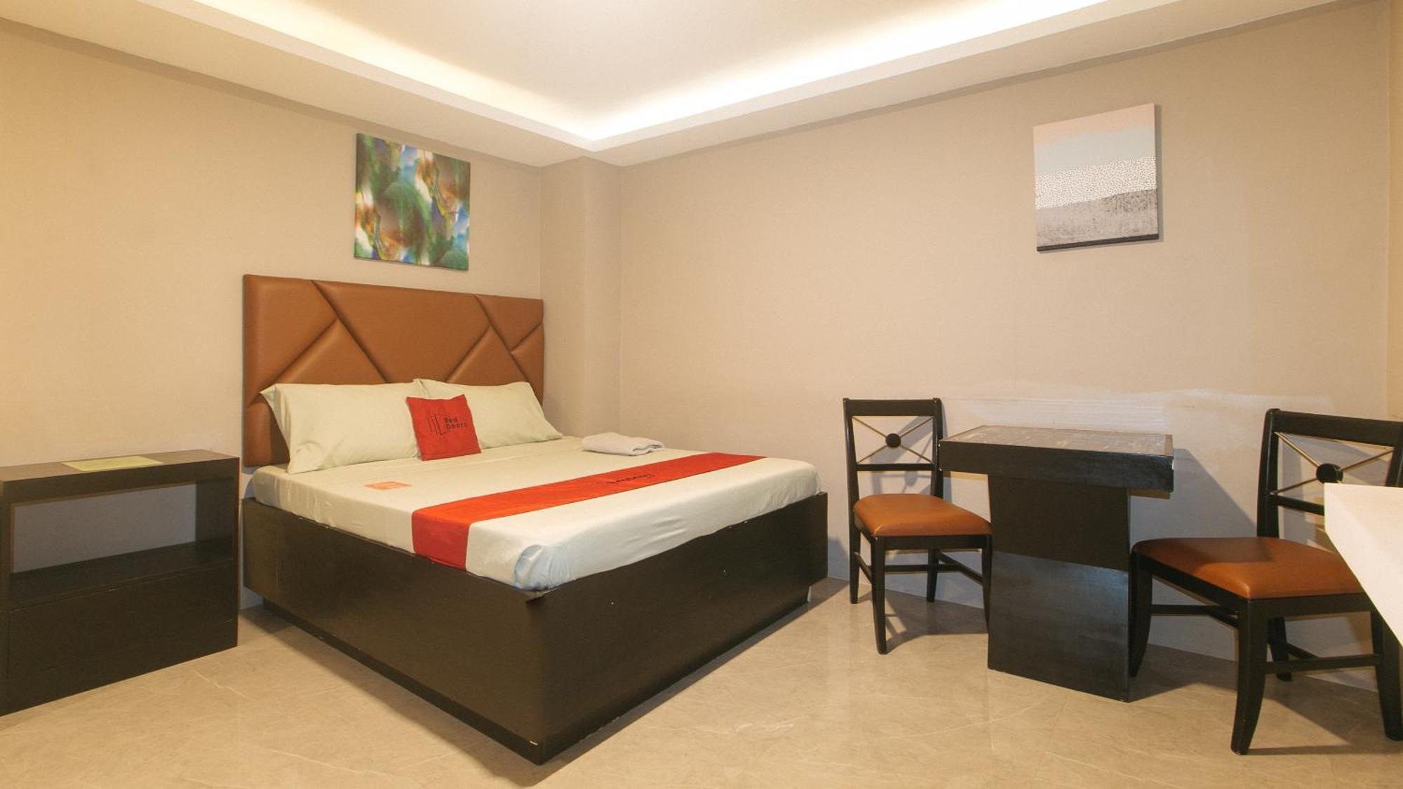 Reddoorz Plus At Seventy Five Inn Near Manila Airport Paranaque City Exterior foto