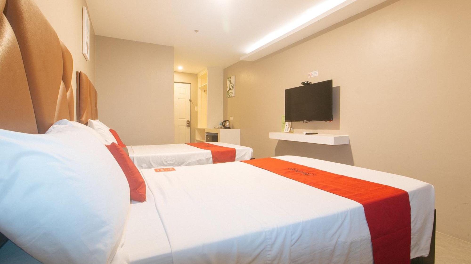 Reddoorz Plus At Seventy Five Inn Near Manila Airport Paranaque City Exterior foto
