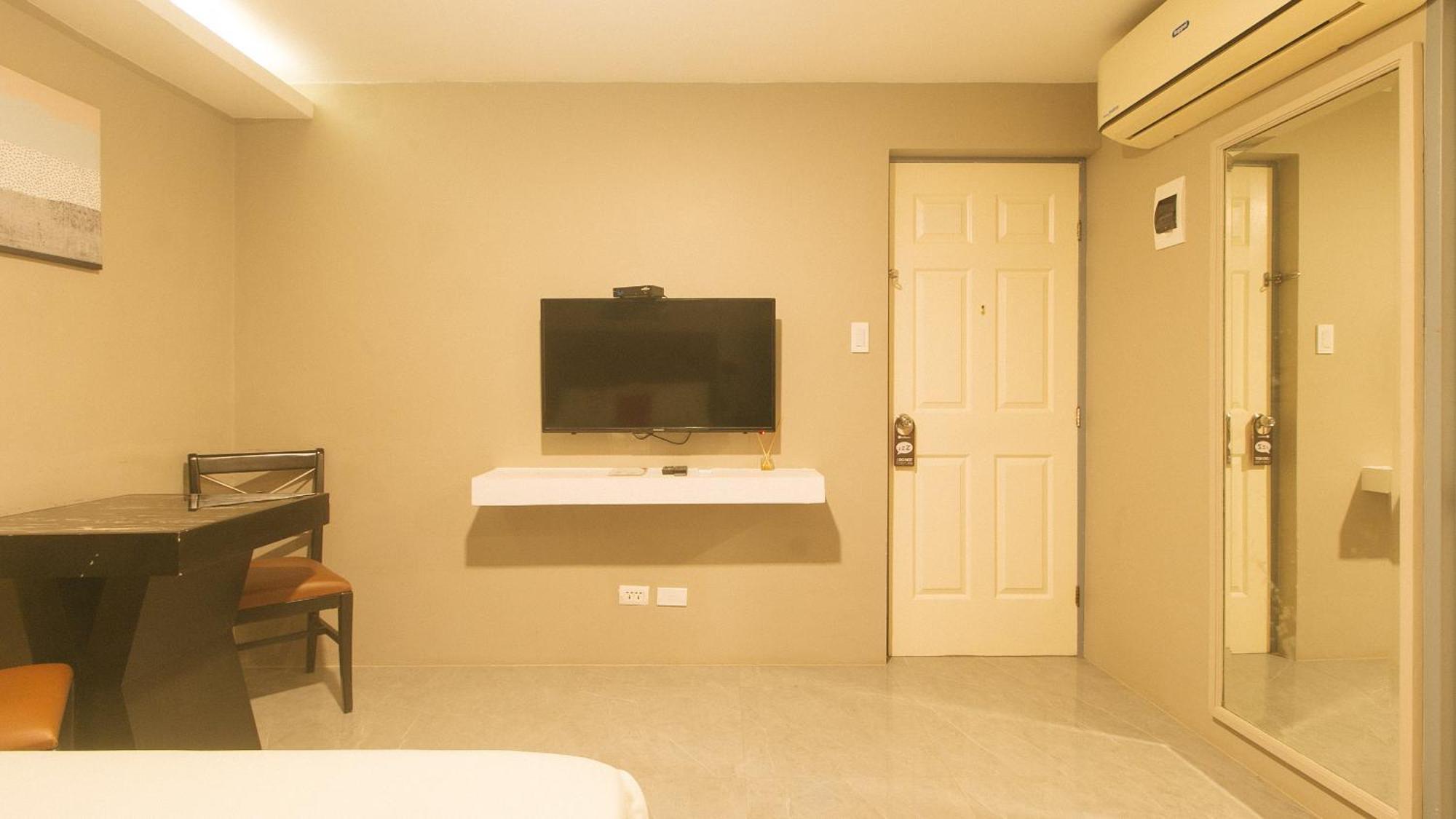 Reddoorz Plus At Seventy Five Inn Near Manila Airport Paranaque City Exterior foto